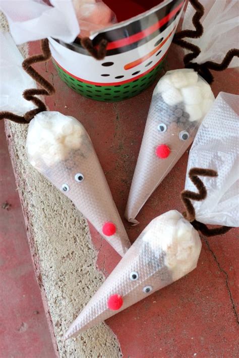 Easy Diy Reindeer Hot Chocolate Cones Reindeer Hot Chocolate Hot