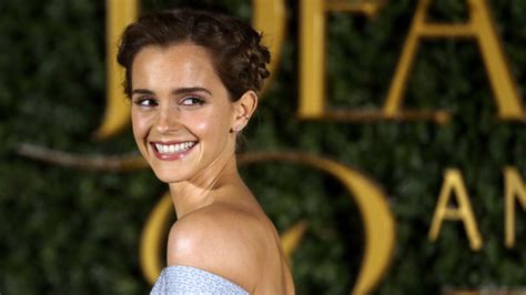 This Is Why Emma Watson Avoids Taking Selfies With Her Fans Mashable