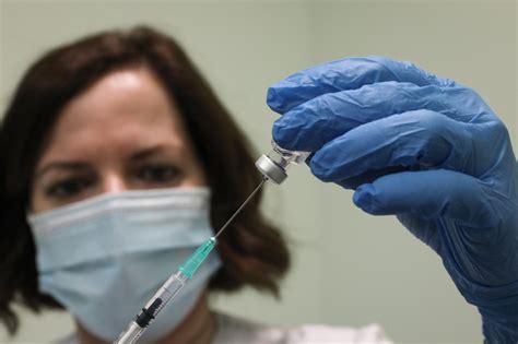 Κρίσιμη συνεδρίαση της επιτροπής ασφάλειας του. Εμβόλιο - AstraZeneca: Οχι σε άνω των 65 - Παρατηρητής της ...