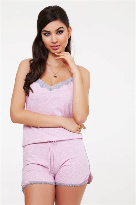 A Dama Necta é Uma Loja De Fábrica Online De Pijamas Camisolas E Homewear Com Um Linha De