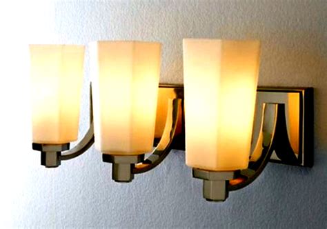 Lampu hias yang cukup mewah dan semarak seperti chandelier tentu harus diletakkan di bagian depan seperti pintu masuk atau di ruang tamu agar fungsi. Model Lampu Hias Untuk Dinding Teras Rumah