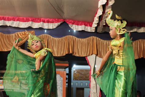 Seni Budaya Merangkai Gerak Dasar Tari Tradisional Indonesia Mobile