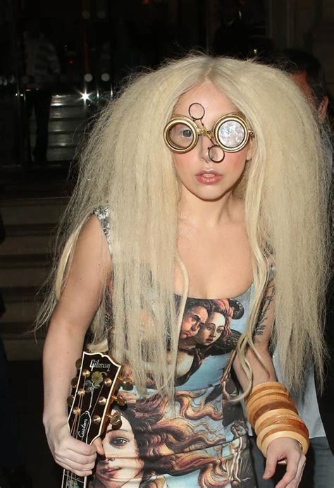 Post Your Favorite Looks From The Artpop Era Oxpwaiehow Do You Embed Pictures
