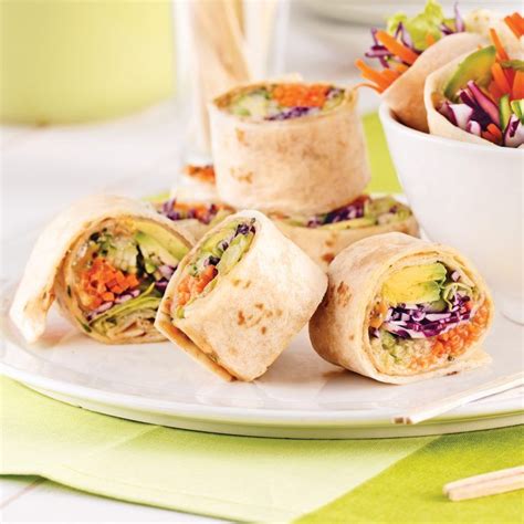 Le printemps et l'été sont les saisons idéales pour cuisiner végétarien ! Wraps façon rouleaux de printemps | Recette | Recettes de ...