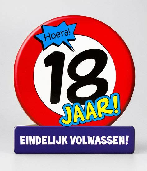 Denk hierbij aan leuke (folie)ballonnen, vlaggenlijnen, spandoeken, neon versiering en tafeldecoratie. 15 ideeën over Verjaardag 18 jaar | ballonnen, verjaardag ...