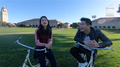 Melalui akun instagram pribadinya, maudy ayunda mengunggah foto kelulusannya yang mengenakan kebaya dan batik serta jubah wisuda dari stanford university. Boy William Bongkar Kehidupan Maudy Ayunda di Stanford ...