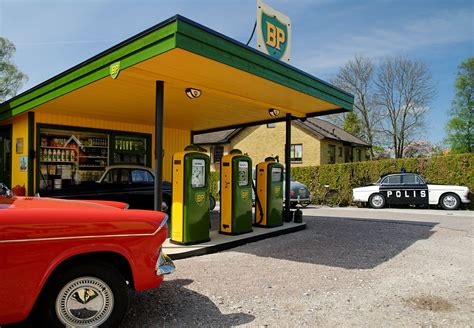 Bp Fifties Style The Small Gas Station In Harlösa In South Flickr