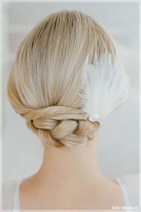 In unserem shop können sie hochw. http://de.dawanda.com/product/17514729-Haarschmuck-Federn ...