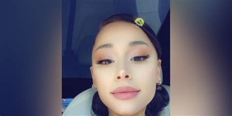 Ariana Grande Partners With Betterhelp To Give Away Therapy