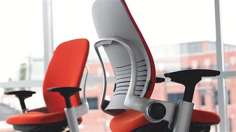 Is sitting in a recliner bad for your back? ERGONOMIC OFFICE CHAIRS: HOW TO WORK MORE COMFORTABLE?