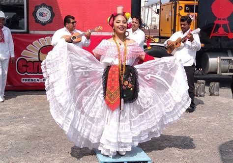 Bailarines Jarochos Y Jaraneros Tours En Veracruz