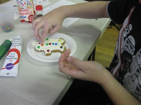 Using Gingerbread Man Cookies To Teach Language Skills