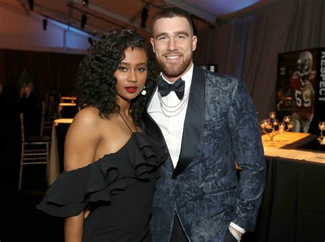'Get Wifed' is on the mind of Chiefs TE Travis Kelce Ex model