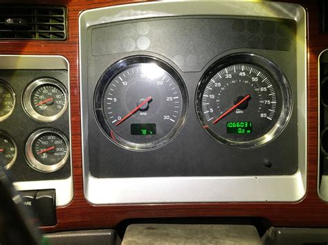 2007 Kenworth T600 Left Speedometer Instrument Cluster Pn Q43 1095 1