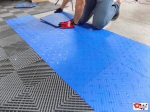 Bonne amortie lors des jetées de poids au sol ou pour les appareils lourds. dalle de sol polypropylène clipsable installable par vos soins