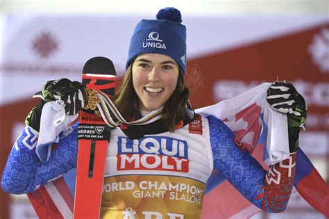 Petra vlhová (born 13 june 1995) is a slovak world cup alpine ski racer who specialises in the technical events of slalom and giant slalom. ONLINE: Obrovský slalom na MS 2019 - 2. kolo (Vlhová ...