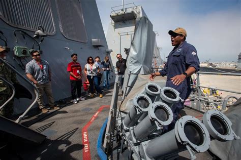 Dvids Images Uss Chung Hoon Ddg 93 Readies For Deployment Hosts Workforce Tours At Naval