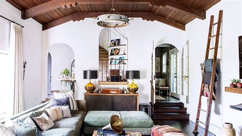 Amazing Living Room Perfect Balance Of Masculine And Feminine Details Spanish Revival Home