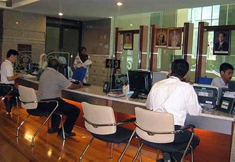 Tmuc akan mengaturkan temu janji & menghantar pasukan teknikal untuk mengenal pasti masalah penunjuk led internet (wan) status oren mantap berkelip oren dalam kelajuan. Petugas Kaunter Khidmat Sedia Bantu Pengguna - Rencana | mStar