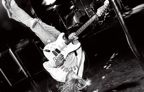 Fender has released a kurt cobain edition jaguar and mustang. Musiclipse | A website about the best music of the moment ...
