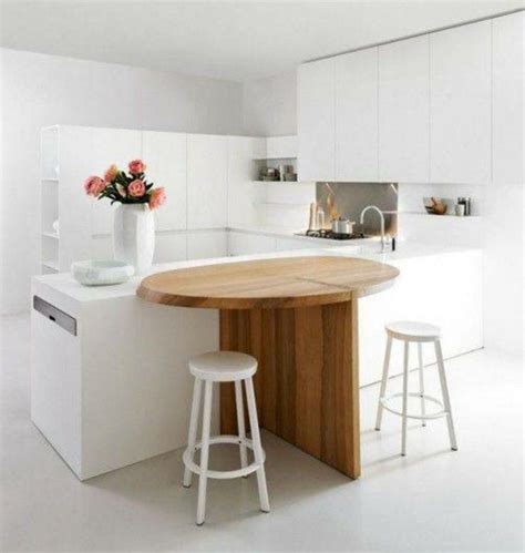 Weiße kleine Küche einrichten: 30 Vorschläge! Für eine moderne optik werden in kleinen küchen gern wände und möbelstücke in weiß verwendet.
