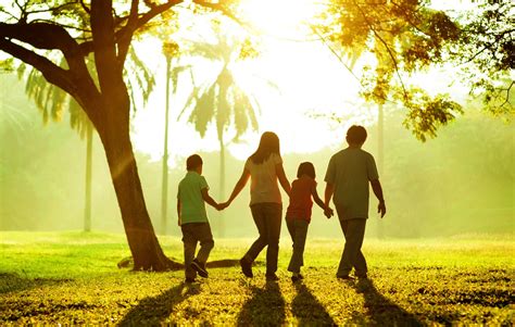 La familia originaria y los modelos de familia. - CiViCa
