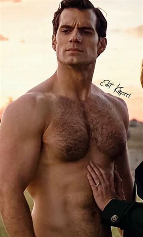 Pin By Ricardo Exrfsaet On Scruff Henry Cavill Shirtless Hairy Chest