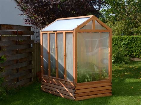 Nicht jeder hat einen garten. Tomatenhaus - das besondere Gewächshaus von Gartenfrosch ...