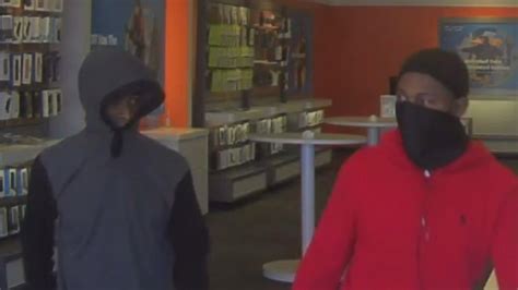 Police searching for armed robbers targeting North Texas cell phone