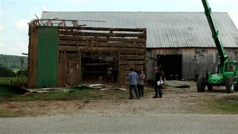 The hubs and i have been doing a few projects around the house on his days off. Epic Barn Makeovers + Moves From 'Barnwood Builders ...