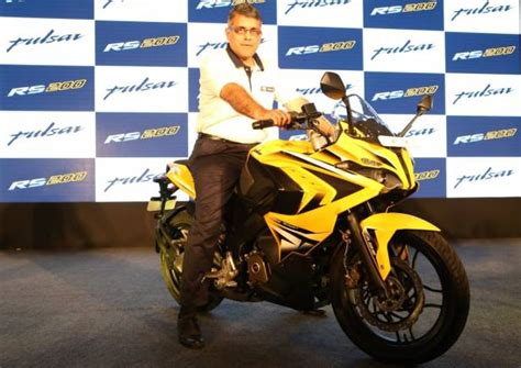 Stock/share prices today, bajaj finserv ltd. Bajaj Auto share price slips over 3%on weak March sales ...