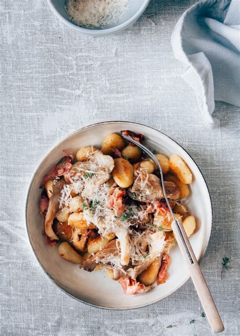 Easy Knapperig gebakken gnocchi carbonara