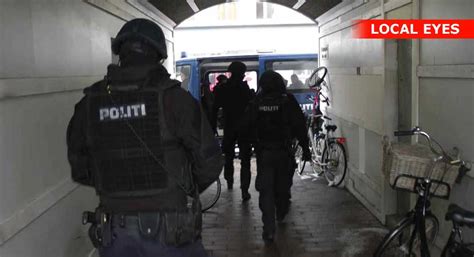 Na razie nikt nie dodał wątku na forum tego odcinka. Politiaktion. Ung mand anholdt på Nørrebro | LOCAL EYES
