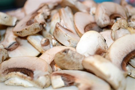 White Mushrooms Nutritionbitsandbobs