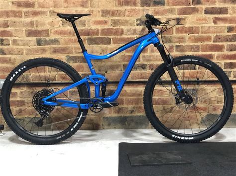 Giant Trance 29er 2 Metallic Blue 2019 Bournemouth Cycleworks