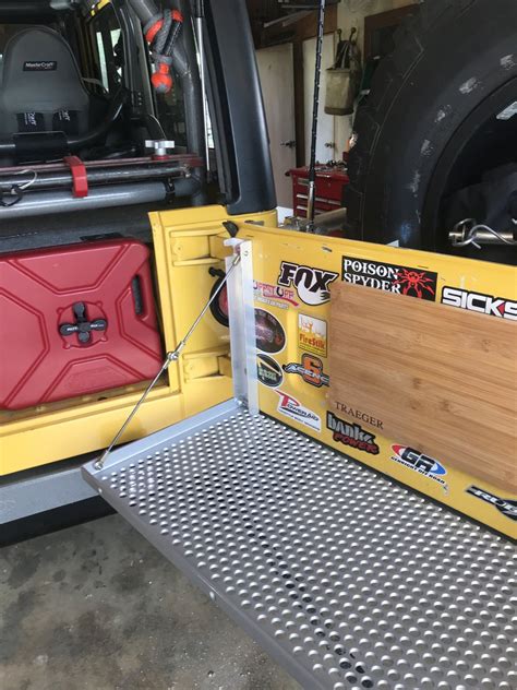 How To Make A Diy Tailgate Table For Your Jeep Wrangler Tj Jeep
