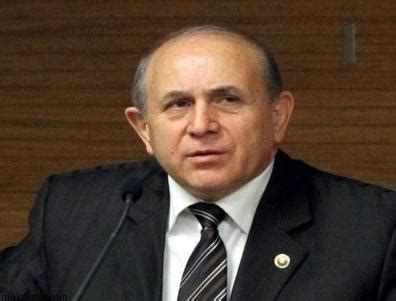 Bir süredir hastanede koronavirüs tedavisi gören burhan kuzu'nun hayatını kaybettiği haberi, oğlu süleyman. Burhan Kuzu Kimdir?