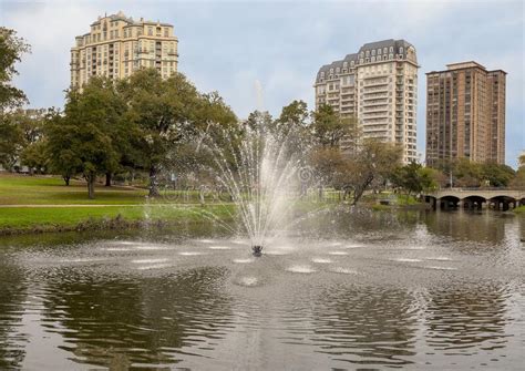Memorial Fountain In The Center Of Turtle Creek In Dallas Texas Stock