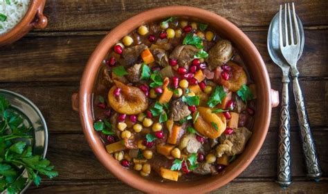 Moroccan lamb tagine with honey and apricots. Lamb tagine recipe: How to make Lamb tagine | Express.co.uk