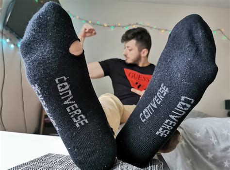 masterfzz 12k on twitter rt masterfzz would you sniff my black socks 🥵👃🏻