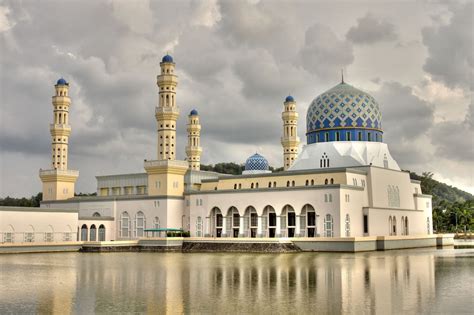 Pengurus pusat muhammadiyah telah menentukan tanggal 1 syawal 1442 h atau hari raya idul fitri 2021 m. Idul Fitri 2019 Tanggal Berapa - Crimealirik Page