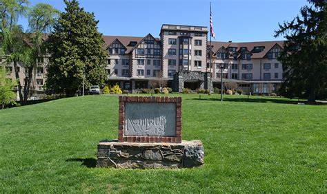 Originally designed to replace an earlier hotel, it became a military hospital as soon as it was built. Asheville, NC Apartments for Rent | Kenilworth Inn