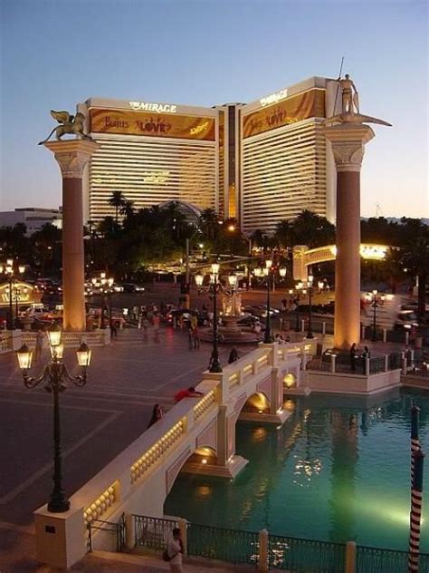Tickets, tours, address, phone number, el mirage lake reviews: Pin by Dave Petersen /MidwestPete on Las Vegas | Mirage ...