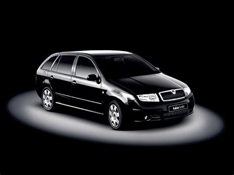 The front end got more angry headlights, a new grille, and new bumper. SKODA Fabia Combi specs & photos - 2000, 2001, 2002, 2003 ...