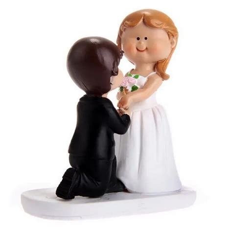 Buy Romantic Bride And Groom Toppers Couple Figurine
