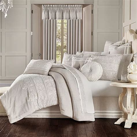 Queen Street Leanna 4 Pc Damask Scroll Embroidered Comforter Set