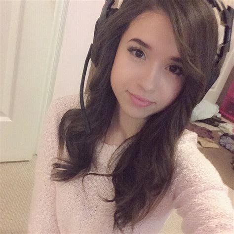 Pokimane Cute Pictures 106 Pics Sexy Youtubers Cloudyx Girl Pics