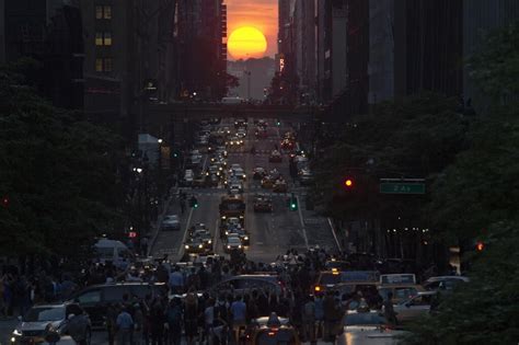 Manhattanhenge Only Happens Twice A Year When The Sun Aligns With