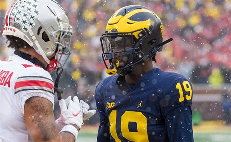 Mixing It Up And Backing It Up Michigan S Rod Moore Embraces