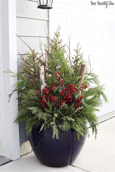 35 Best Outdoor Holiday Planter Ideas And Designs For 2021 Vlrengbr